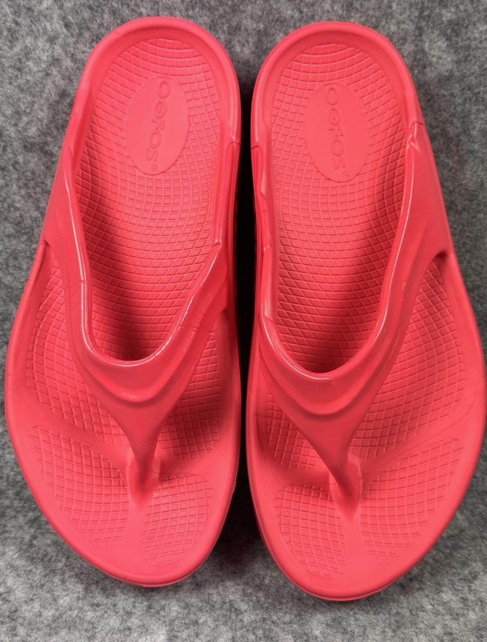 OOFOS Women's OOLALA Thong Sandals NEON BERRY Size 6